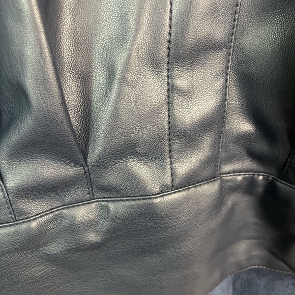 Inclan Studio vegan Leather blue blouse size large - Picture 5 of 8